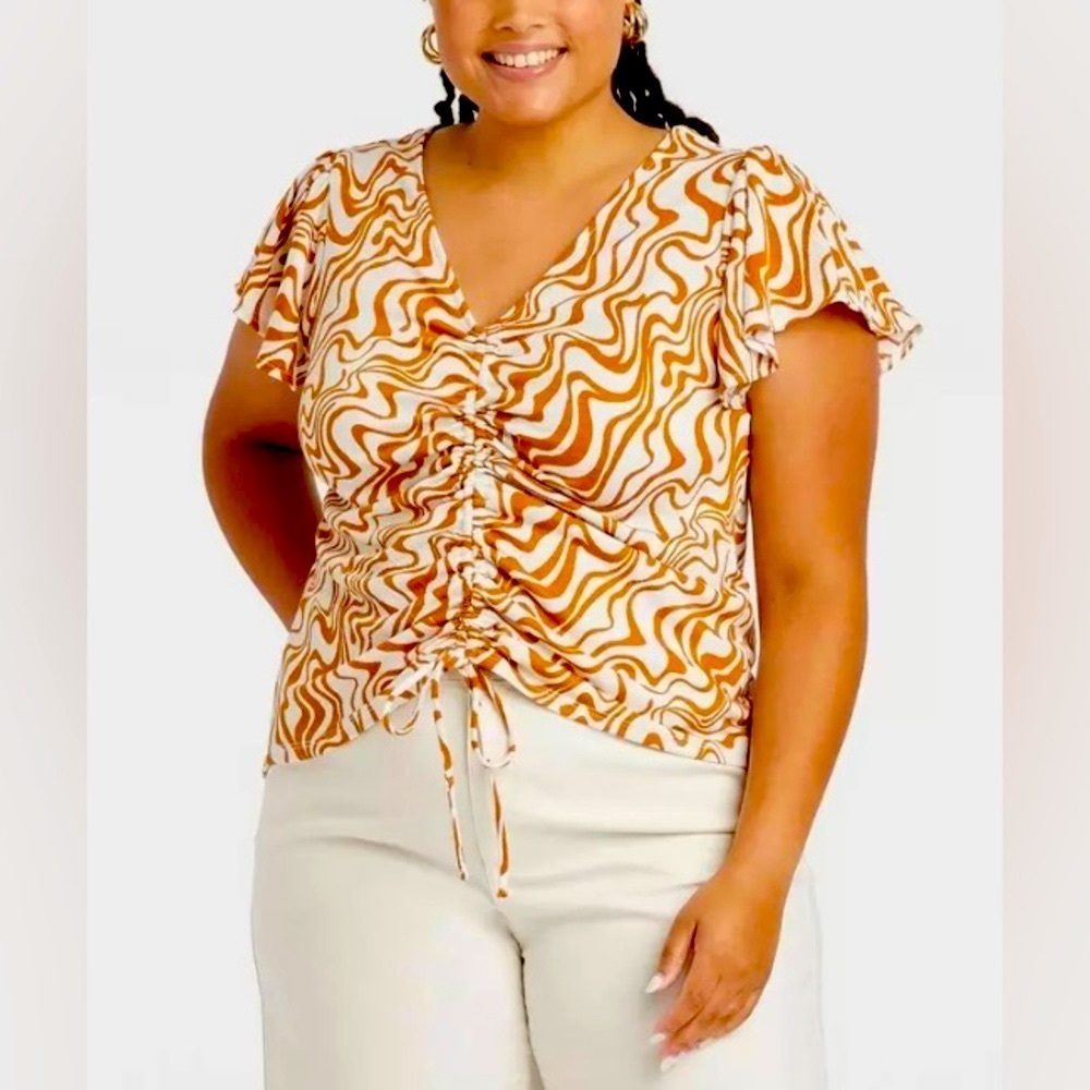 🍬NWT! Caramel Swirls Ruched Blouse